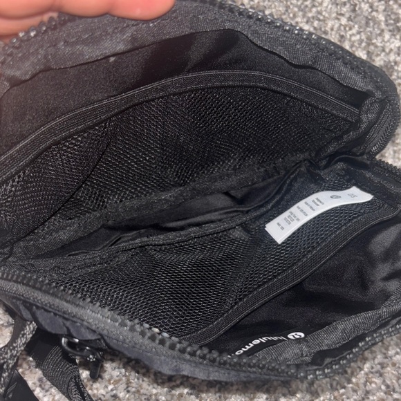 Lululemon Athletica EVERYWHERE BELT BAG 1L NWT - Picture 6 of 12